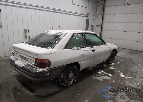 1995 Ford Escort z USA, uszkodzony, nr VIN 1FASP10J0SW326017